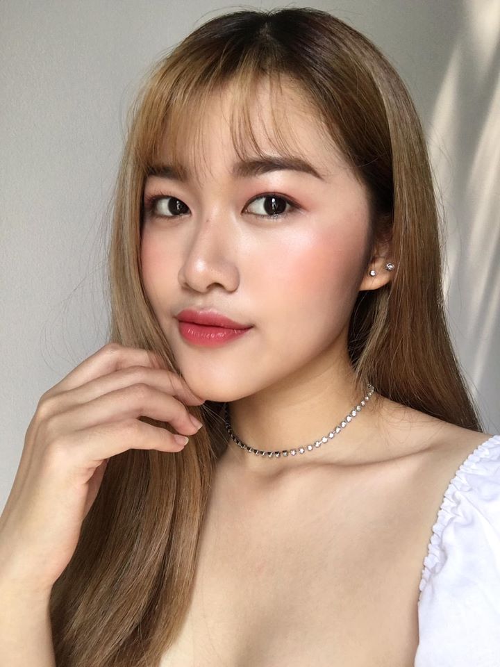 Hot "rần rần" thỏi son điếu thuốc Lustre đang chiếm lĩnh newsfeed của các hot girl với thiết kế sang chảnh và 5 tông màu trendy. Khám phá vẻ đẹp hoàn hảo cùng Lixibox và son Lustre ngay hôm nay!
