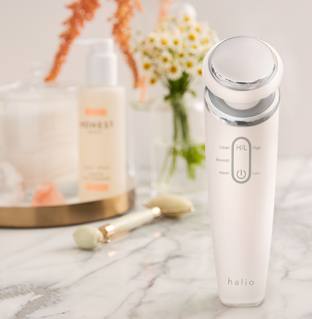Máy đẩy tinh chất Halio Ion giúp nâng cao hiệu quả trị thâm và dưỡng trắng da. Khám phá những serum vitamin C tốt nhất để cải thiện quy trình dưỡng da cơ bản và đạt hiệu quả tối ưu trong việc chăm sóc da.