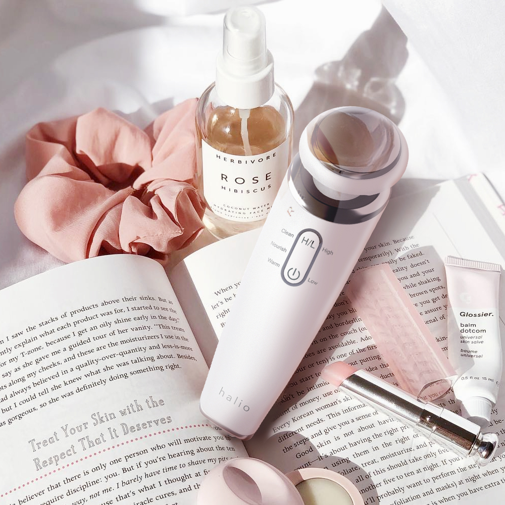 Bài viết về sự kết hợp giữa máy đẩy tinh chất Halio Ion và các serum dưỡng trắng, hướng dẫn chăm sóc da cơ bản, mang đến hiệu quả tối ưu trong quy trình dưỡng da và trị thâm, nổi bật là top 5 serum vitamin C tại Lixibox.