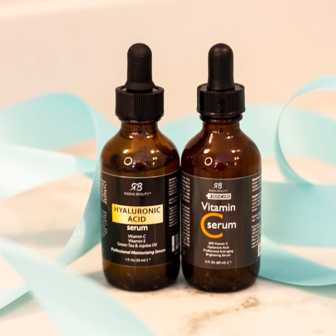 Bí quyết trị thâm mụn sau 2 tuần với quy trình dưỡng da cực đơn giản. Sản phẩm serum chứa Hyaluronic Acid và Vitamin C giúp cải thiện tình trạng da, se khít lỗ chân lông, mang đến làn da sáng khỏe. Chăm sóc da cơ bản với tinh chất làm sáng và đẩy lùi thâm mụn.