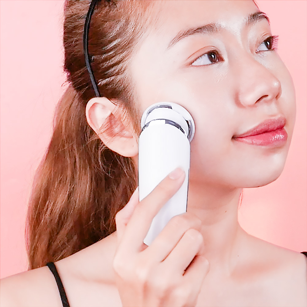 Khám phá lý do tại sao bạn nên đầu tư vào máy rửa mặt và máy đẩy tinh chất dưỡng trắng trong quy trình chăm sóc sắc đẹp. Bộ đôi hoàn hảo này sẽ giúp nâng cao hiệu quả làm sạch và dưỡng da.