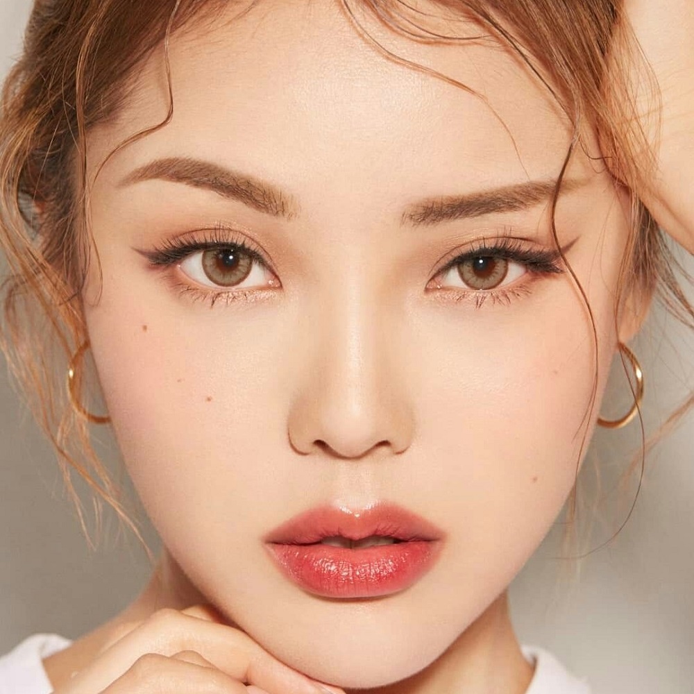 Chăm sóc da cho nàng xứ sở nhiệt đới với quy trình dưỡng da hiệu quả. Dù nắng nóng, bạn vẫn có thể duy trì làn da khỏe đẹp và trang điểm hoàn hảo để tự tin trong mùa hè.