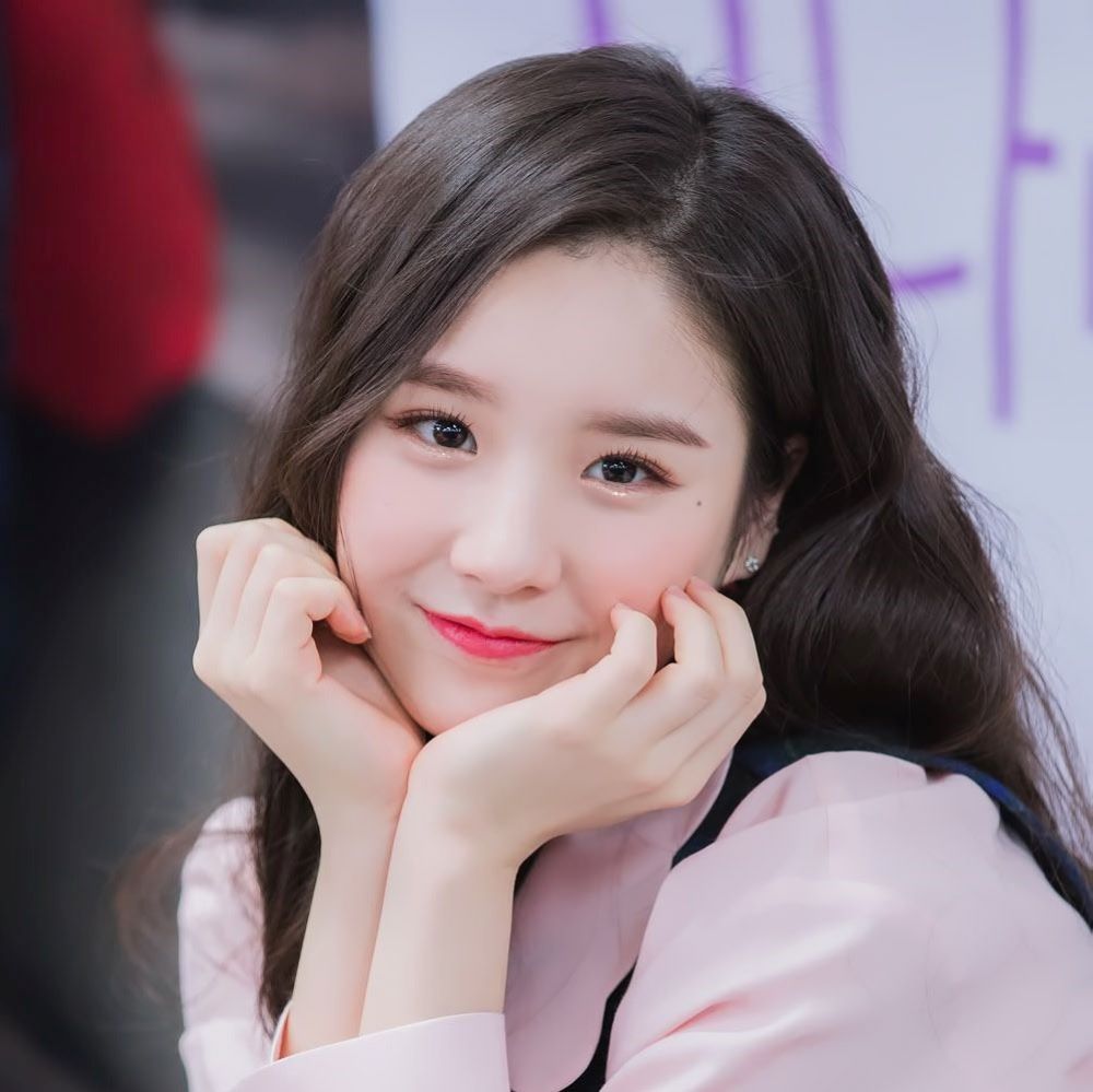 Những makeup look mùa hè tươi sáng, nổi bật như trái cây giúp bạn tỏa sáng trong ngày hè. Khám phá các kiểu trang điểm màu vàng, cam đang hot và bí quyết để có vẻ ngoài hoàn hảo.