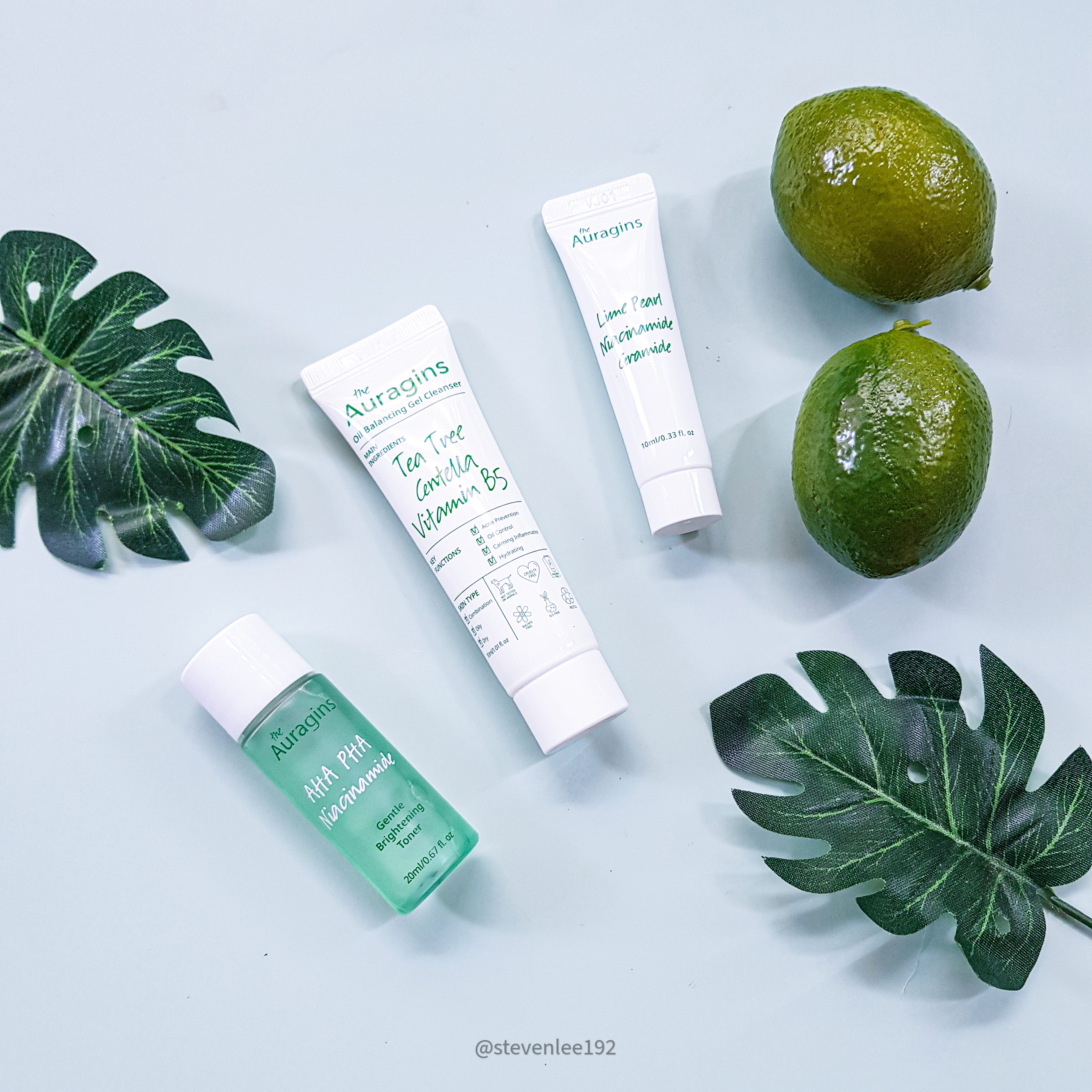 Bài viết đánh giá chân thật về box dưỡng da Fresh Skin của Lixibox, với sự góp mặt của các sản phẩm như AHA PHA, Niacinamide và Ceramide. Box quà tặng với GWP siêu hấp dẫn cho mùa giáng sinh đang thu hút nhiều tín đồ skincare. Từ AHA đến retinol, sản phẩm hứa hẹn sẽ mang lại làn da khỏe đẹp.