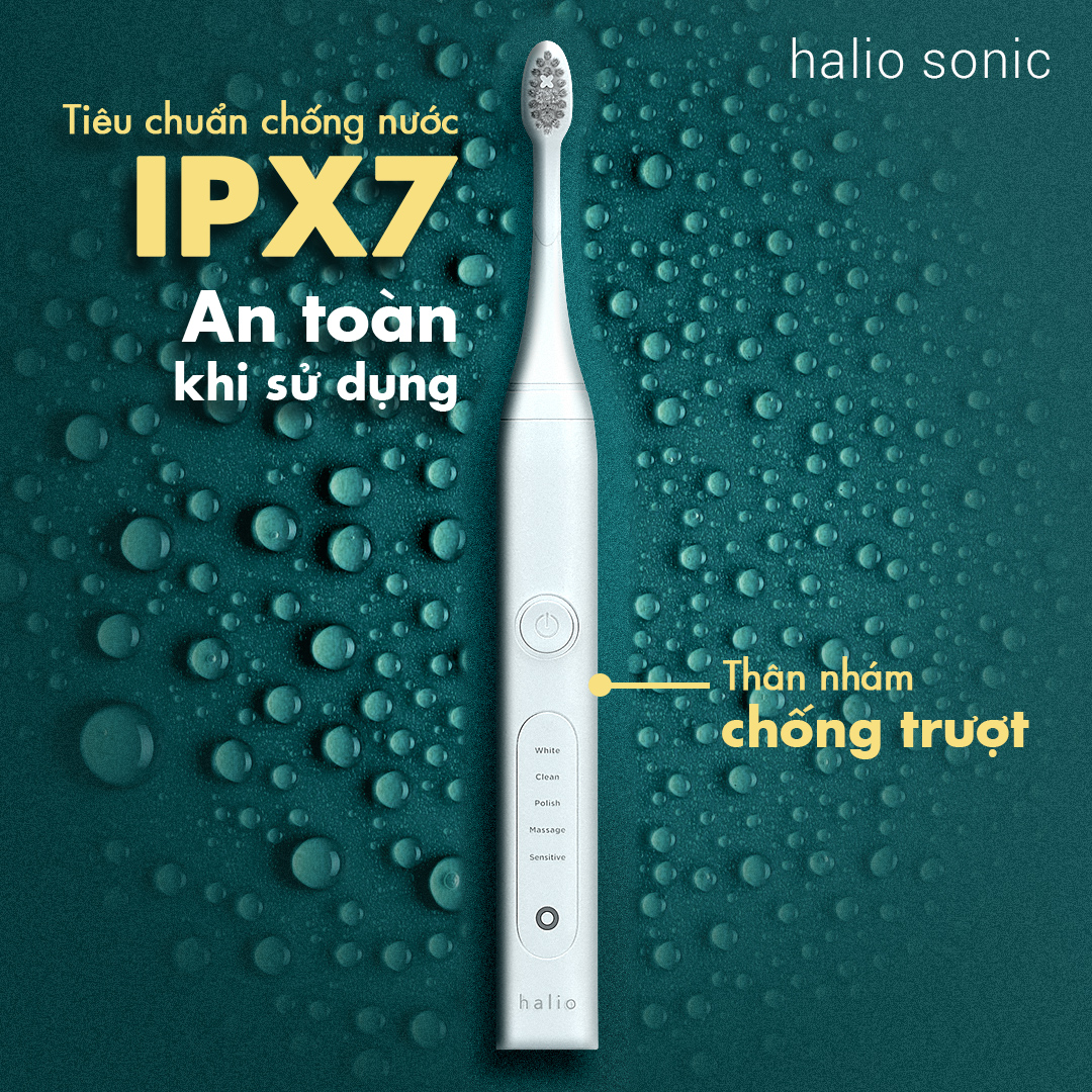 Bàn chải điện Halio Sonic PRO với tiêu chuẩn chống nước IPX7, an toàn khi sử dụng. Khả năng làm sạch gấp 10 lần bàn chải thông thường giúp bạn khắc phục tình trạng vàng răng & hôi miệng. Đầu tư cho hàm răng khỏe mạnh, trắng sáng.