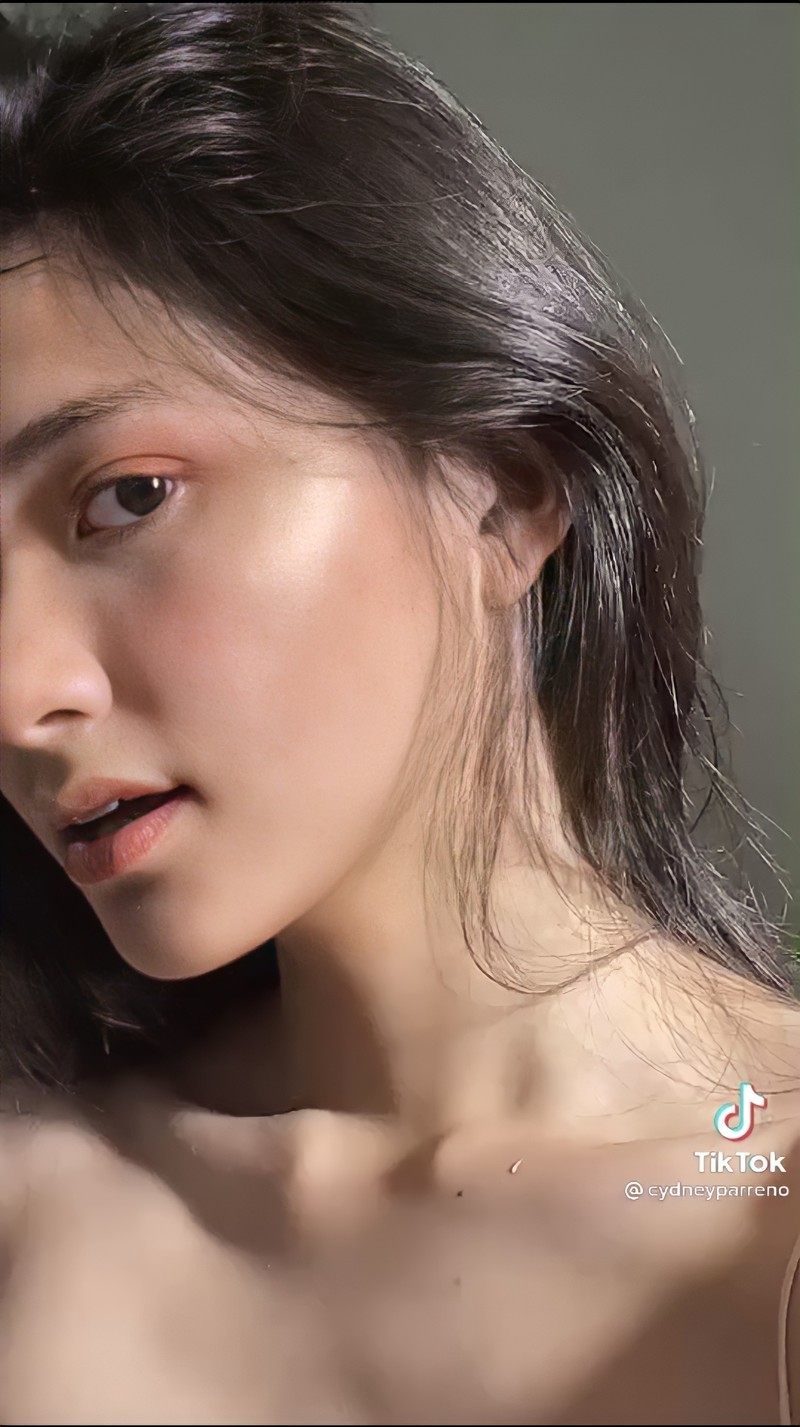 Bài viết về trào lưu trang điểm nổi bật trên TikTok mang tên #peachesmakeupchallenge, được khởi xướng bởi Justin Bieber, gây sốt với những video thu hút người xem kết hợp âm nhạc "Peaches".