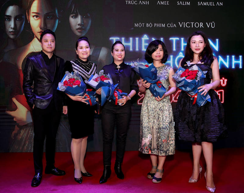 Buổi ra mắt bộ phim "Thiên Thần Hộ Mệnh" với sự tham dự của dàn diễn viên nổi tiếng như Trúc Anh, Amee, Salim và Samuel An. Sự kiện hân hạnh có sự đồng hành của Lixibox, giới thiệu những sản phẩm trang điểm Lustre, bao gồm son Lustre và lustre lipstick.
