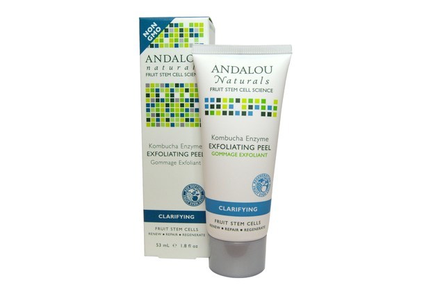 Kombucha Enzyme Exfoliating Peel từ Andalou Naturals, sản phẩm chứa chiết xuất hữu cơ giúp làm sạch và tái tạo làn da, phù hợp cho những ai đang tìm kiếm sản phẩm mỹ phẩm tự nhiên. Đọc thêm trong bài viết 'Thành phần mỹ phẩm - đâu bạn đâu thù? Phần II - tìm bạn cho làn da'.