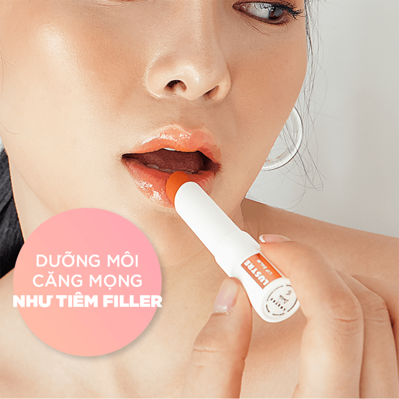 Bên cạnh kỹ năng trang điểm, Pony chia sẻ bí quyết chăm sóc và dưỡng môi để có đôi môi căng mọng và quyến rũ như tiêm filler. Sản phẩm son dưỡng môi Lustre Lip Balm được nhắc đến.
