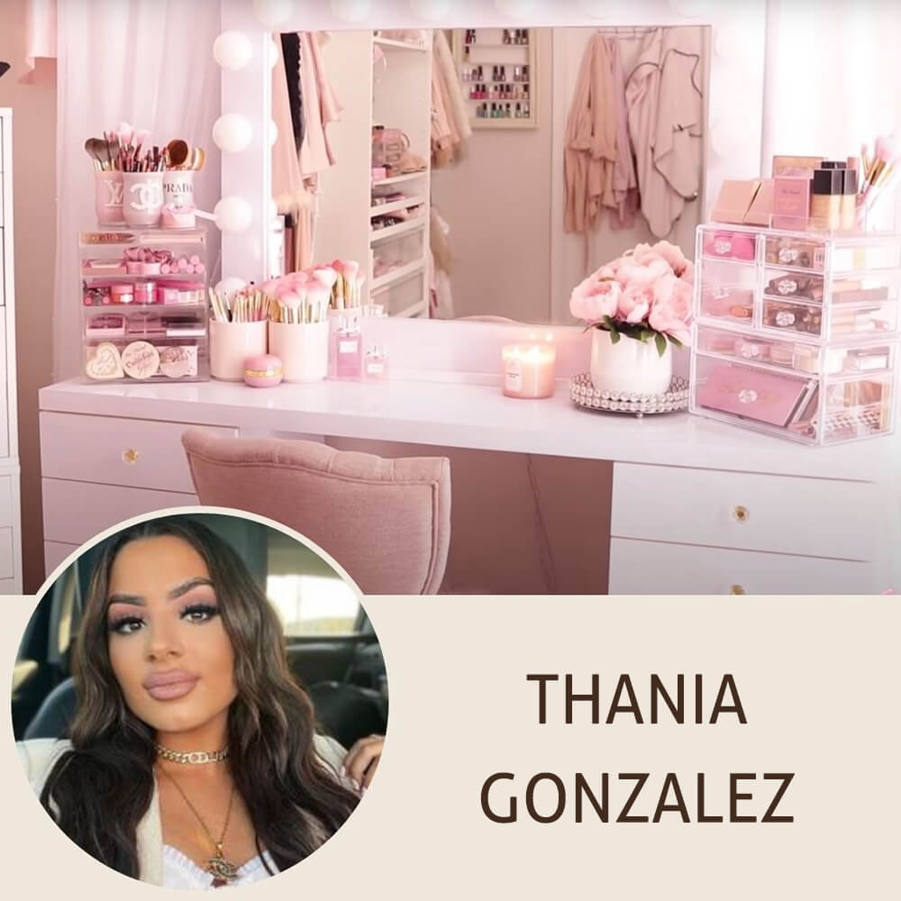 Góc làm đẹp của beauty blogger Thania Gonzalez với bộ sản phẩm trang điểm sang chảnh, trang trí tươi sáng và ngọt ngào. Bài viết khám phá cách khoe góc làm đẹp trong mùa COVID, tìm nguồn cảm hứng từ các hot beauty blogger nổi tiếng.