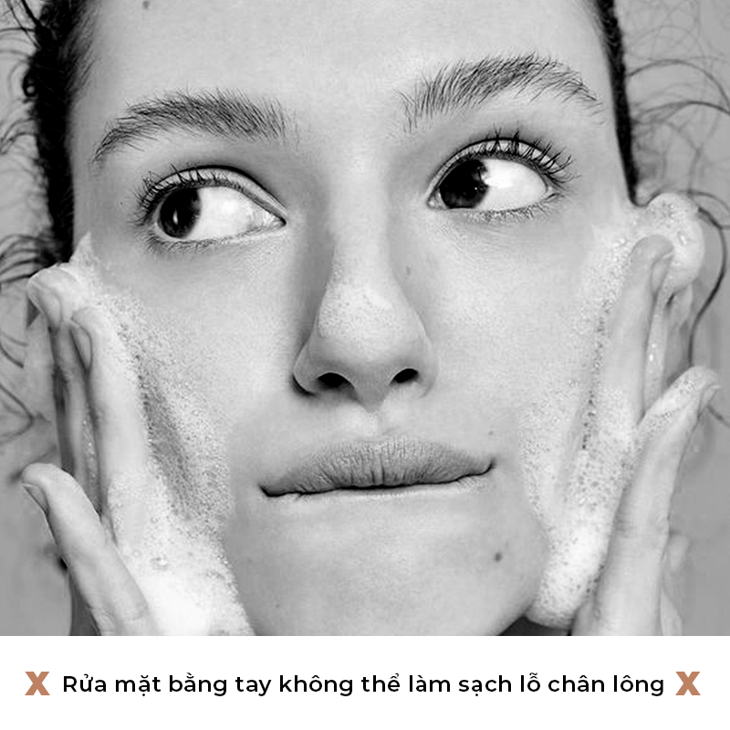 Bài viết hướng dẫn cách khắc phục lỗ chân lông to, đặc biệt cho làn da dầu trong mùa hè, chia sẻ bí quyết làm sạch da hiệu quả, giúp cải thiện tình trạng lỗ chân lông to. Lưu ý: Rửa mặt bằng tay không thể làm sạch lỗ chân lông.