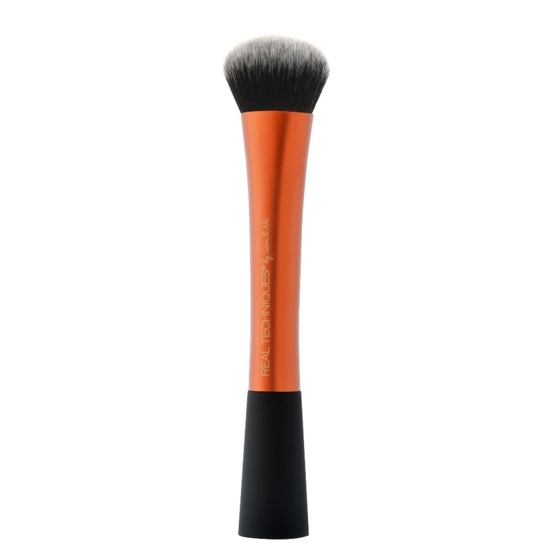 Cọ trang điểm Real Techniques dành cho lớp nền hoàn hảo. Bài viết "9 LOẠI CỌ TRANG ĐIỂM CHO LỚP NỀN HOÀN HẢO" khám phá đặc điểm và chức năng của các loại cọ trang điểm phổ biến, giúp bạn chọn lựa chính xác cho bộ trang điểm. Ứng dụng cho cọ kem nền, phấn phủ, má hồng.