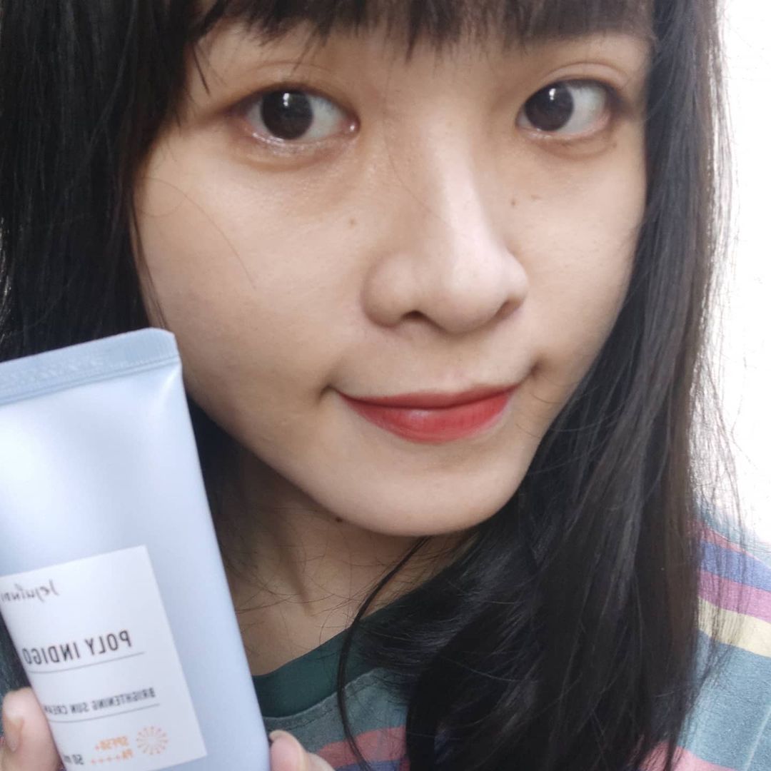 Review Jejuindi Sun Cream: Thử kem chống nắng mới cho mùa hè. Bài viết khám phá sản phẩm chống nắng Jejuindi Poly Indigo Brightening Sun Cream từ Hàn Quốc. Đọc để biết cảm nhận và thông tin chi tiết về kem chống nắng Hàn Quốc chất lượng.