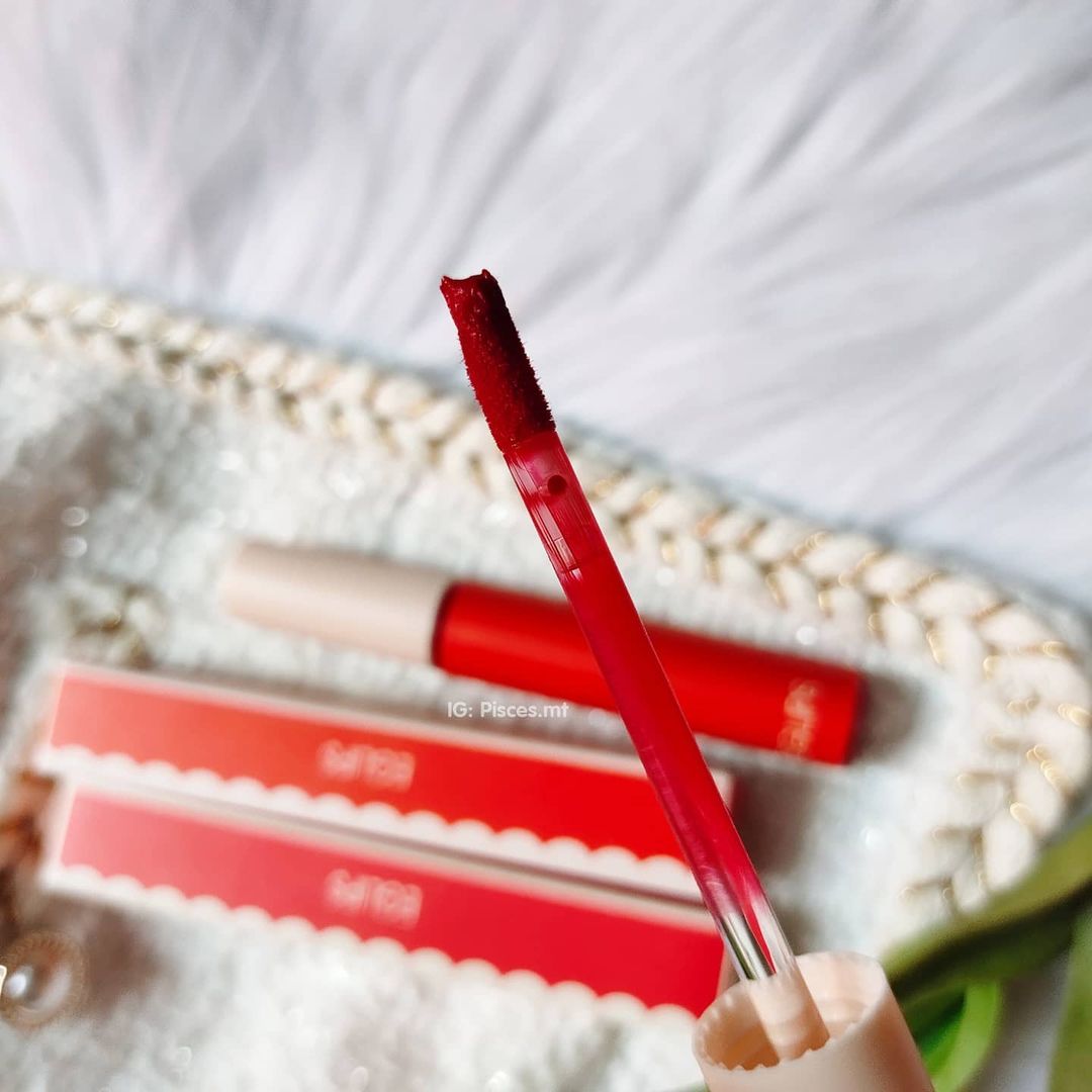 Review son Eglips Velvet Fit Tint: Chỉ 150k cho chiếc son không có gì để chê. Eglips là brand về make up quen thuộc, giá hạt dẻ cùng chất lượng ổn áp. Khám phá ngay những đặc điểm nổi bật qua bài viết review mỹ phẩm và review son môi Hàn Quốc.