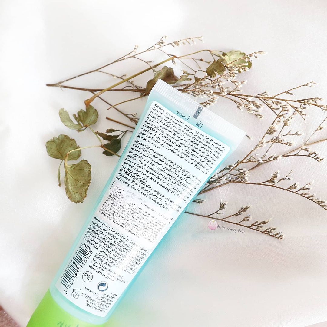 Bioderma Sebium Gel Moussant là gel rửa mặt dược mỹ phẩm phù hợp với da dầu và da mụn. Bài viết review gel rửa mặt Bioderma phân tích ưu điểm của sản phẩm, giúp bạn hiểu rõ gel rửa mặt Bioderma có tốt không.
