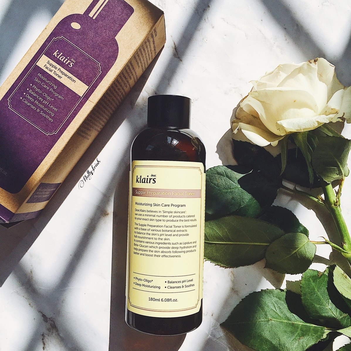 Nhận xét về nước hoa hồng Klairs Supple Preparation Facial Toner - sản phẩm cấp ẩm hiệu quả và được yêu thích. Khám phá những lợi ích và phiên bản không mùi phù hợp với nhiều loại da.