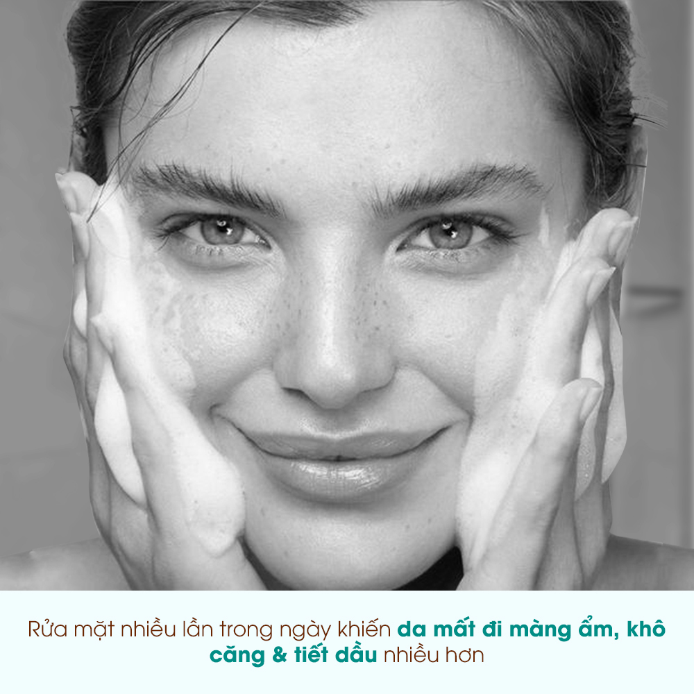 Tránh những sai lầm trong skincare để ngăn ngừa da đổ dầu ngày hè. Rửa mặt nhiều lần trong ngày khiến da tiết nhiều dầu, khô căng và dễ bị mụn hơn. Tìm hiểu nguyên nhân da dầu dễ bị mụn tại Skincare Lixibox.