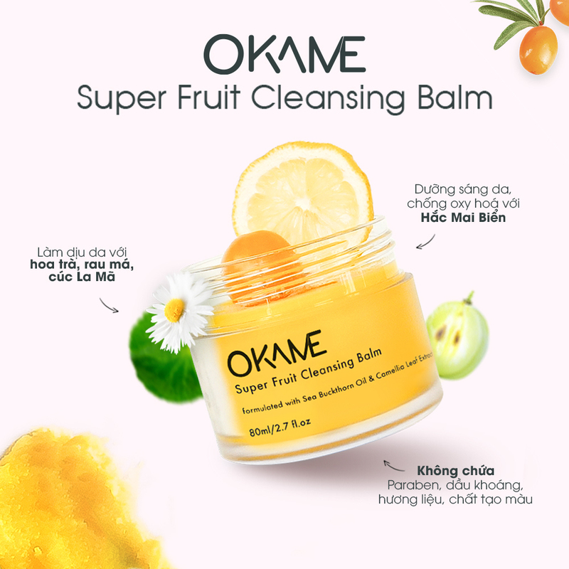 Sáp tẩy trang OKAME Super Fruit Cleansing Balm với chiết xuất từ hoa trà, rau má và củ La Mã. Sản phẩm giúp làm dịu da và chống oxy hóa với Hắc Mai Biển, không chứa Paraben, dầu khoáng, hương liệu và chất tạo màu, lý tưởng cho skincare hàng ngày.