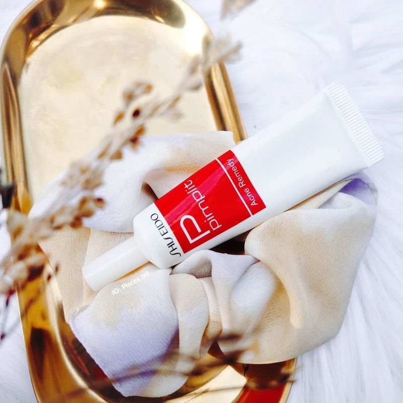 Shiseido Pimplit Acne Remedy, sản phẩm trị mụn dành cho da dầu. Đây là tuýp 15g nhỏ gọn giúp trị mụn không viêm, sưng. Cô nàng đã có trải nghiệm với mỹ phẩm trị mụn Nhật Bản này.