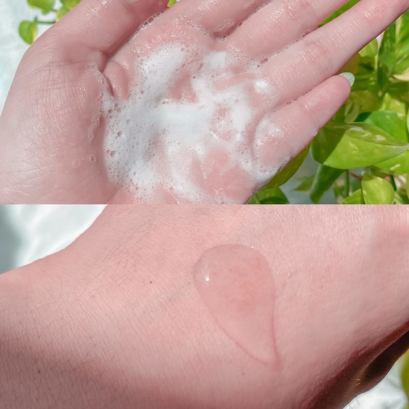 Gel rửa mặt The Auragins tạo bọt nhẹ, giúp làm sạch da dầu mà không gây khô căng. Với trải nghiệm sử dụng, cô bạn đã tìm thấy sản phẩm phù hợp cho làn da cần hỗ trợ ngừa mụn, mang lại cảm giác thoải mái.