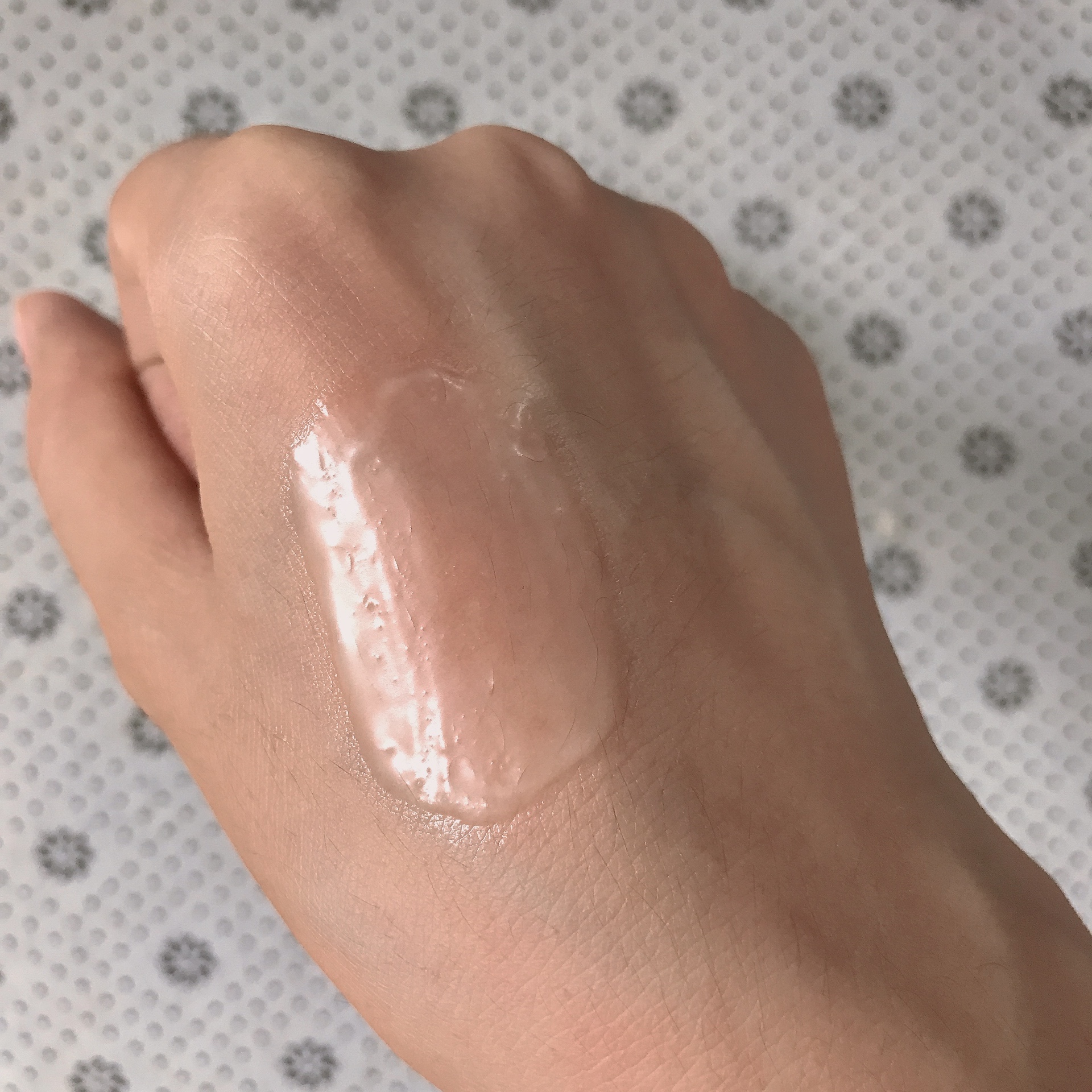Sáp tẩy trang Okame, sản phẩm tẩy trang lành tính, được cô gái này yêu thích và sử dụng đến hũ thứ tư. Trải nghiệm tẩy trang dễ chịu không gây kích ứng cho làn da nhạy cảm.