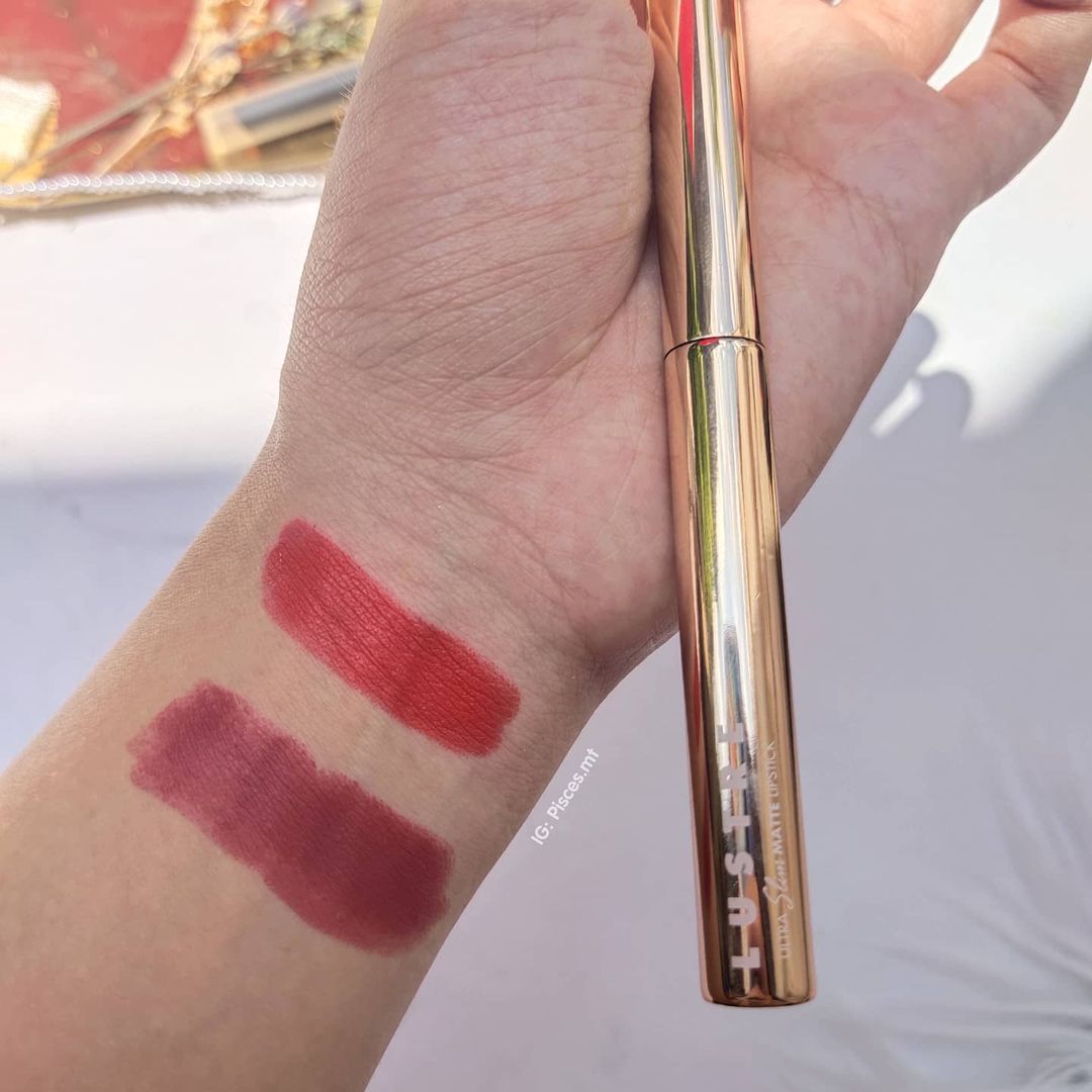 Son Lustre Ultra Slim Matte Lipstick với bảng màu đa dạng, lý tưởng cho môi khô. Bài review giới thiệu sản phẩm từ thương hiệu mỹ phẩm Mỹ được phân phối tại Lixibox, khám phá trải nghiệm và hiệu ứng của thỏi son này.