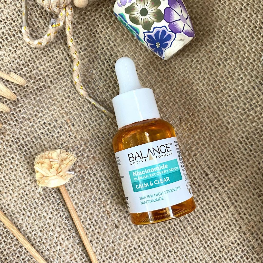 Serum dưỡng trắng Balance Niacinamide 15% Blemish Recovery được giới thiệu trong bài review mỹ phẩm. Serum cấp ẩm và trị thâm hiệu quả, giá thành hợp lý cho học sinh. Khám phá chất lượng sản phẩm qua bài viết!