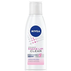 Lựa chọn nước tẩy trang giữa NIVEA và các thương hiệu khác. So sánh hiệu quả của NIVEA EXTRA BRIGHT MAKE UP CLEAR CLEANSING WATER với các sản phẩm đình đám như DHC, Banila giúp các tín đồ làm đẹp tìm được sản phẩm phù hợp nhất.