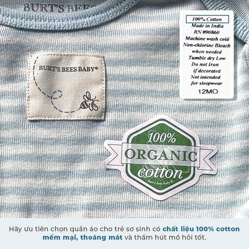Nhãn quần áo 100% cotton dành cho trẻ sơ sinh, mô tả rằng sản phẩm được làm từ chất liệu hữu cơ, êm ái và thoáng mát, cùng lời khuyên chọn đồ cho bé. Bài viết khám phá vấn đề có nên cho trẻ mặc đồ cũ hay không trong việc chăm sóc bé sơ sinh.