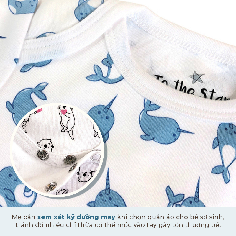 Mẹ cần xem xét kỹ đường may khi chọn quần áo cho bé sơ sinh, tránh đổ nhiều chỉ thừa có thể móc vào tay gây tổn thương bé. Bài viết thảo luận về lợi ích của việc xin đồ cũ cho bé và cách chọn quần áo phù hợp.