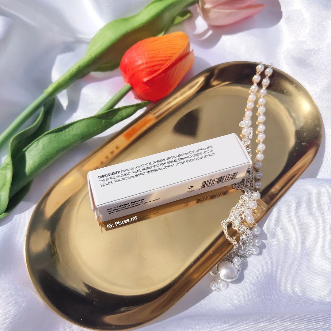 Lustre Tinted Lip Balm với thiết kế sang trọng và chất lượng vượt trội. Khám phá lí do tại sao sản phẩm này được yêu thích trong cộng đồng son dưỡng. Review mỹ phẩm và ưu điểm của son dưỡng có màu từ Lustre, thương hiệu được phân phối độc quyền tại Việt Nam.