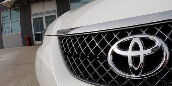 trois-modeles-sont-concernes-prius-hybride-prius-hybride-rechargeable-et-4x4-urbain-c-hr-hybride