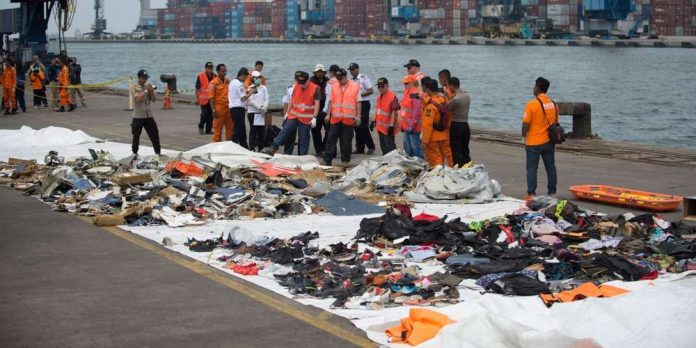 les-secours-ont-rempli-plusieurs-sacs-de-debris-divers-chaussures-portefeuilles-ou-vetements