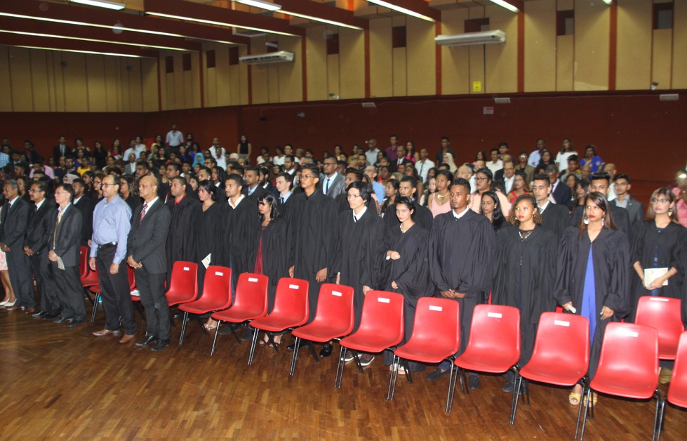 Fashion And Design Institute Les Meilleurs Etudiants Recompenses Le Mauricien