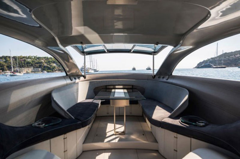 luxuo-id-mercedes-granturismo-yacht-interior