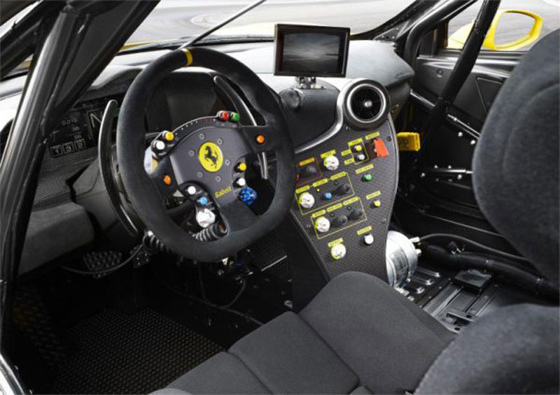 luxuo-id-ferrari_488-2