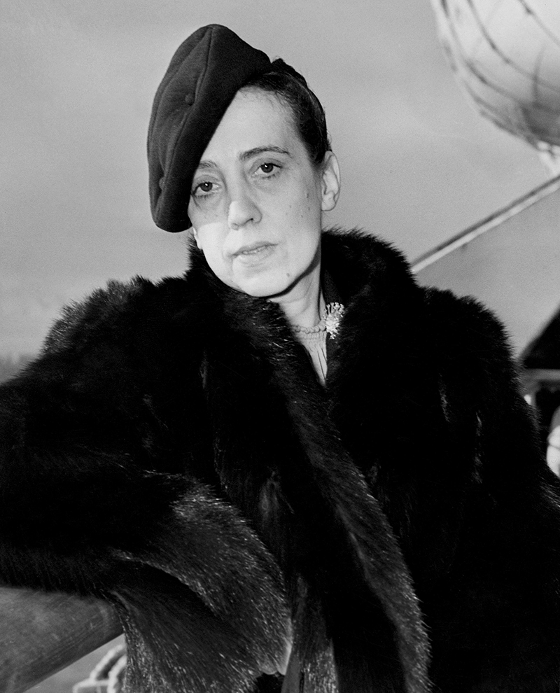 luxuo-id-french-couture-dresses-schiaparelli-elsa-s-800x1200