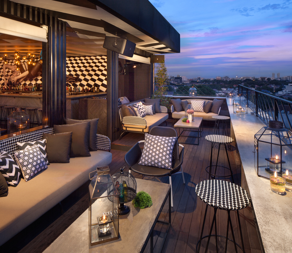 5 Rooftop Bar dan Restoran Terbaik & Terunik di Jakarta Tahun 2019