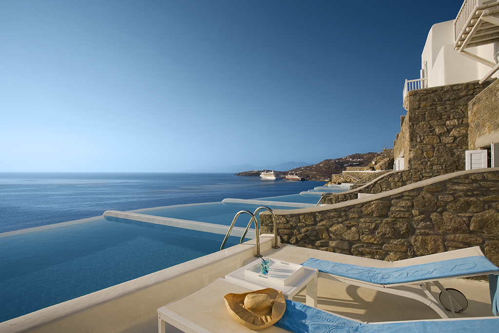 Cavo Tagoo Mykonos infinity pool