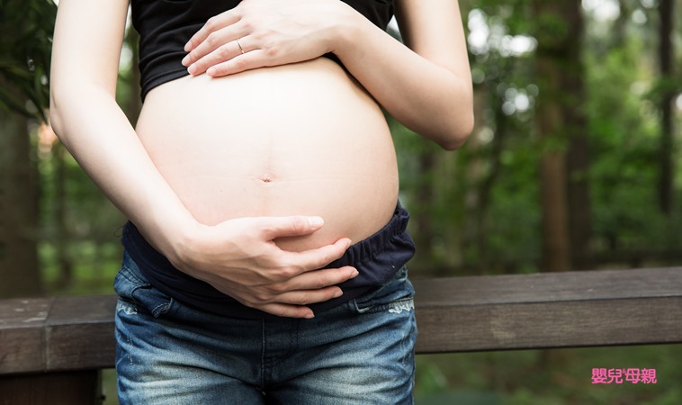 胎兒也會打嗝 與胎動不一樣的震動 正確分辨 嬰兒與母親