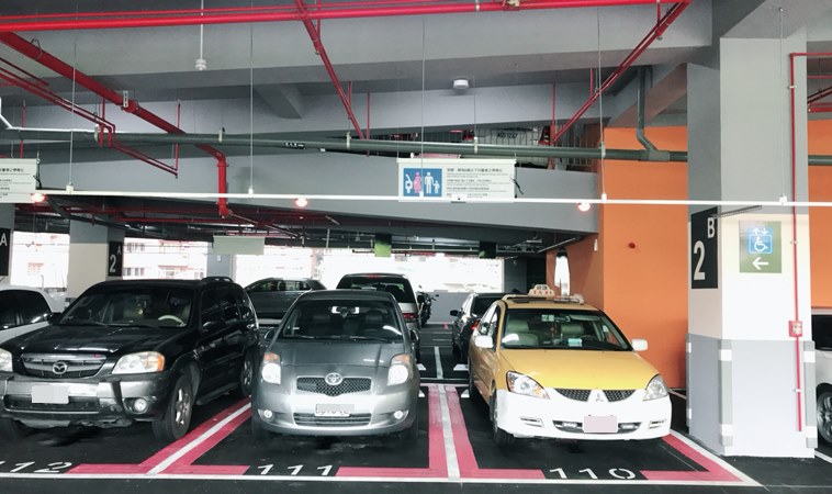 注意了 無證佔用 孕婦 親子停車格 6 29起開罰 全台領證處一次看清楚 嬰兒與母親