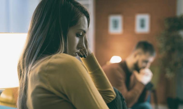 明明相愛卻在結婚後變了 你們正在過 喪偶式婚姻 嗎 嬰兒與母親