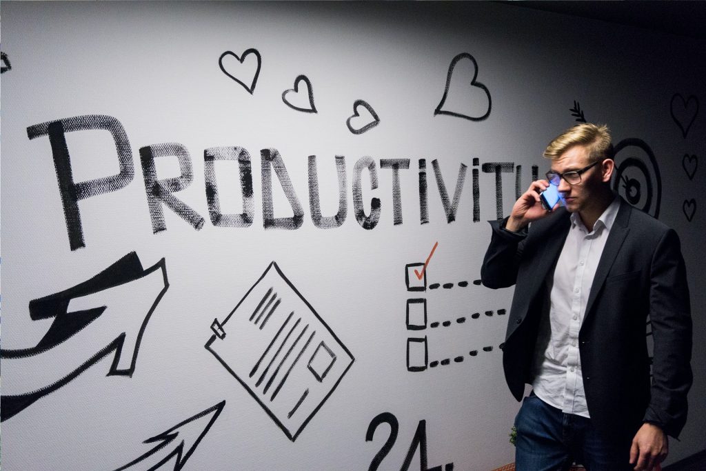 Personalization trends 2021 - image showing an executive.