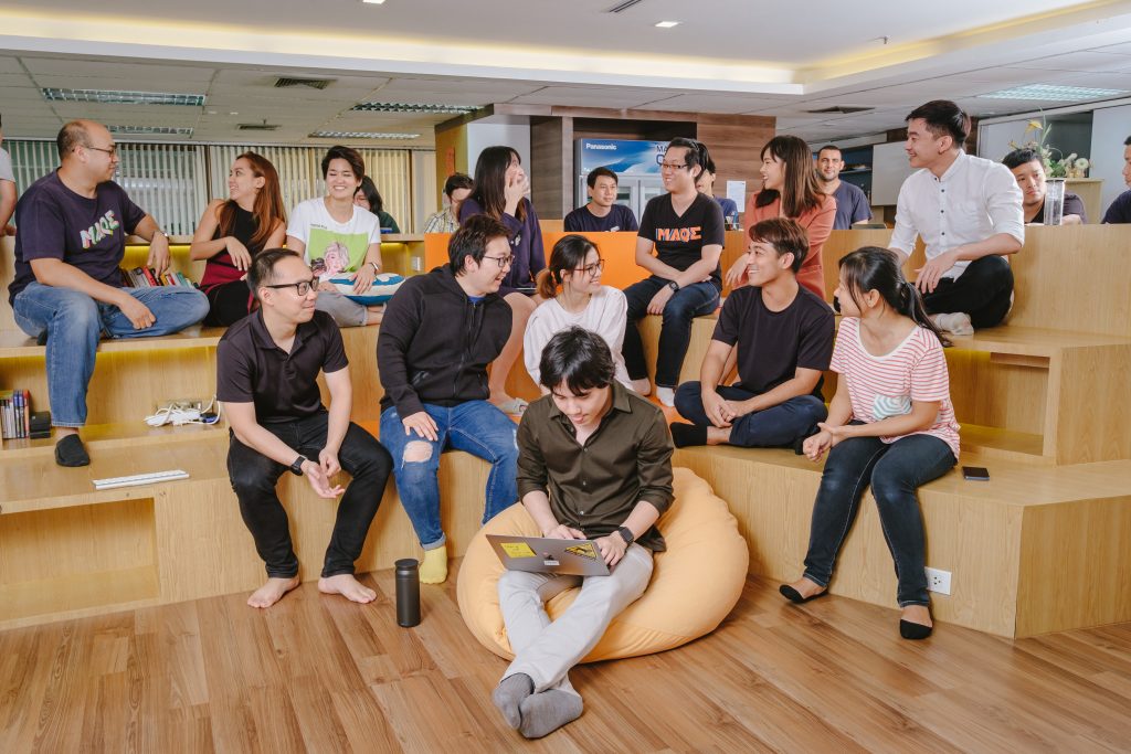 A meeting at MAQE.