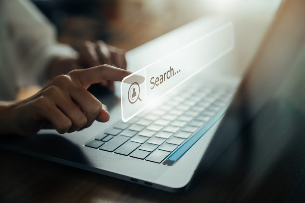 SEO trends in 2022 - image showing a floating search bar above a keyboard.