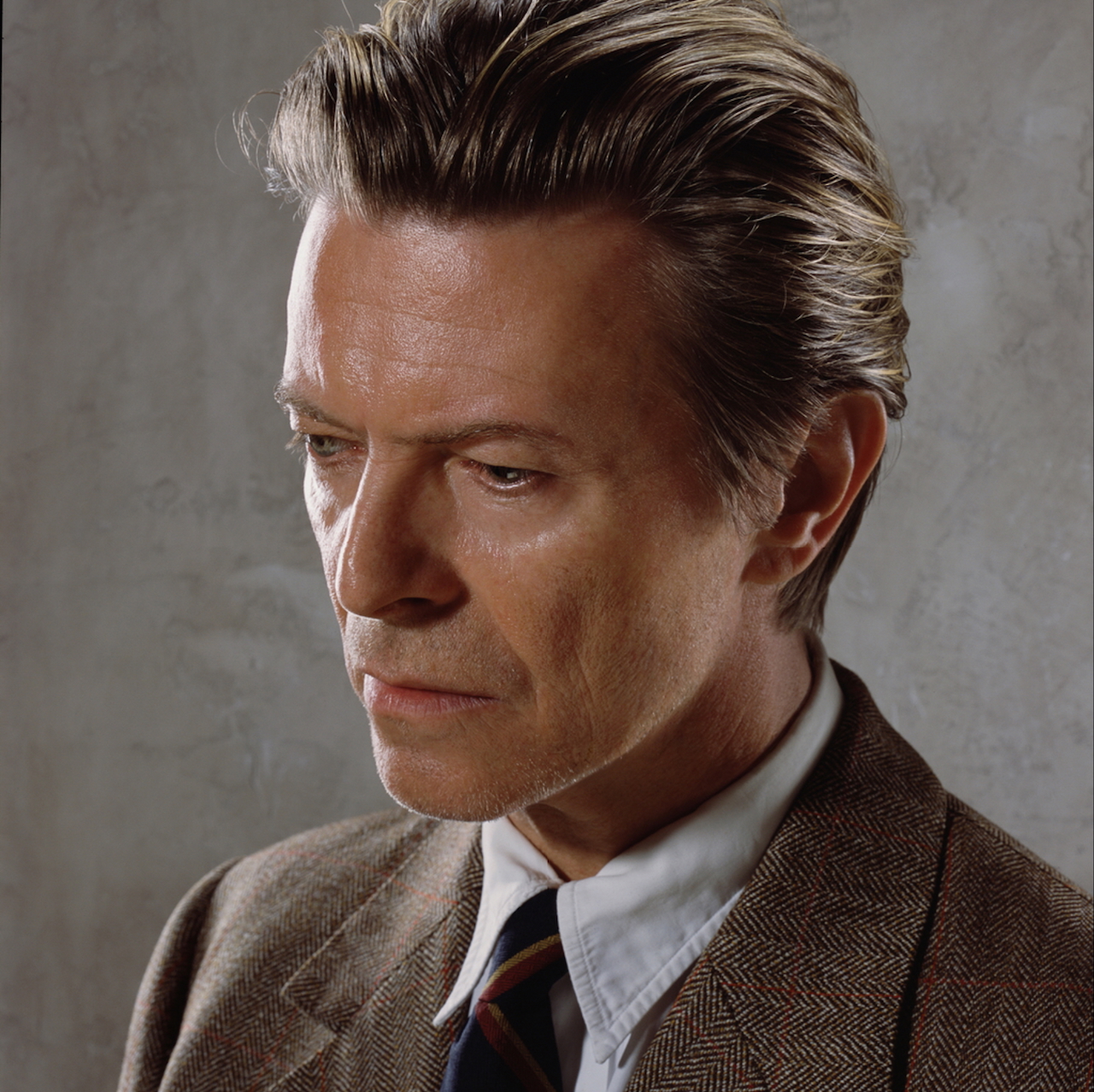 Markus Klinko - Daviid Bowie, The Realization (2001).jpg