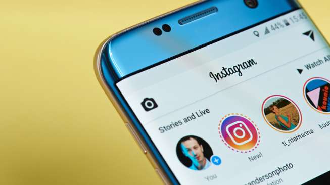 Ilustrasi Instagram Stories. [Shutterstock]