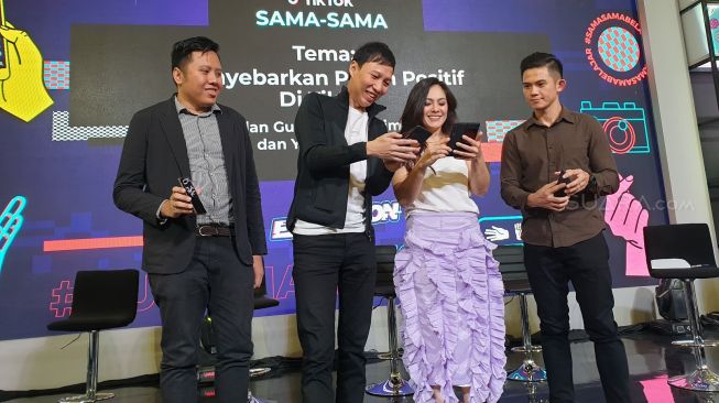 Talkshow TikTok bertajuk "Sama-Sama Beda" di Jakarta, Sabtu (29/2/2020). [Suara.com/Dythia Novianty]