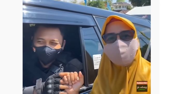 Viral Momen Paspampres Bertemu Orangtuanya di Jalanan saat Bertugas (YouTube)