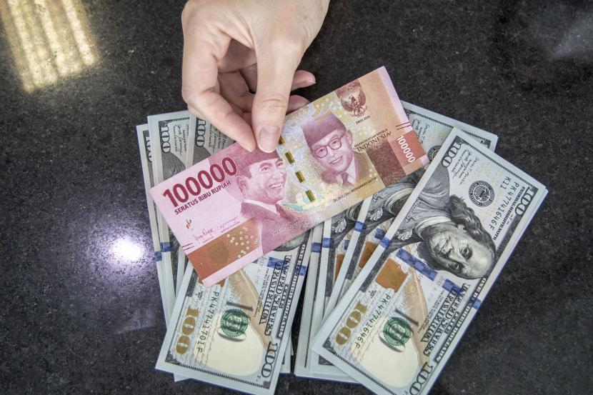 Rupiah Melemah Emiten Apa Saja Yang Berpotensi Diuntungkan Emtrade
